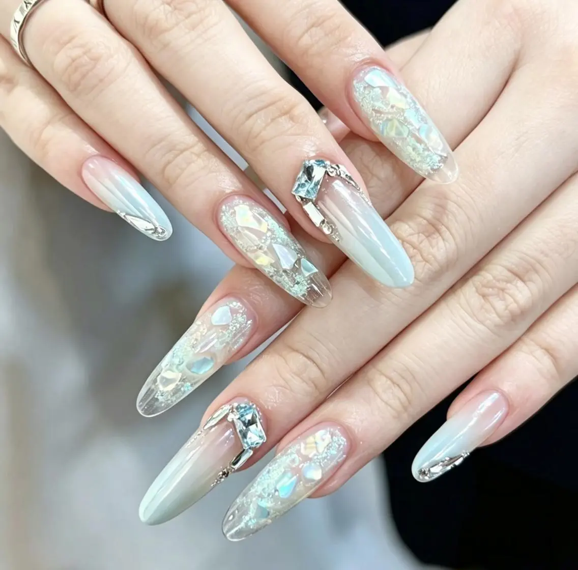 ネイル ハンドネイル エリ🫧 nail池袋東口のネイルデザイン
