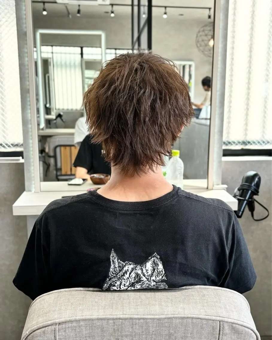 ショート メンズ メンズバレイヤージュ メンズブリーチ センターパート メンズハイライト メンズハイトーン 長谷川 湧のヘアスタイル