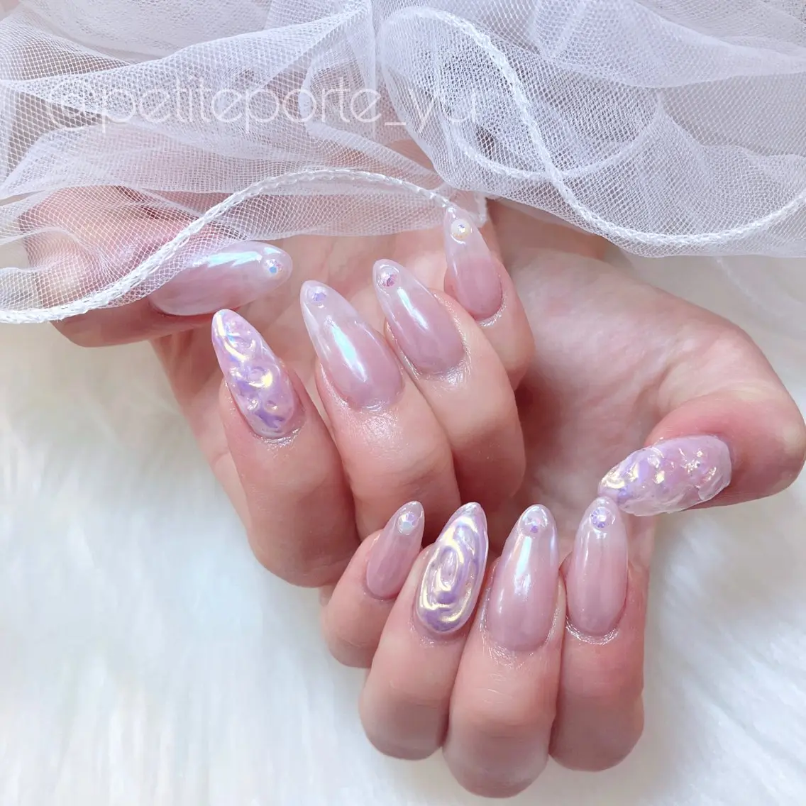 ネイル アートネイル オーロラネイル ガーリー キラキラネイル ニュアンスネイル ハンドネイル petite porteのネイルデザイン