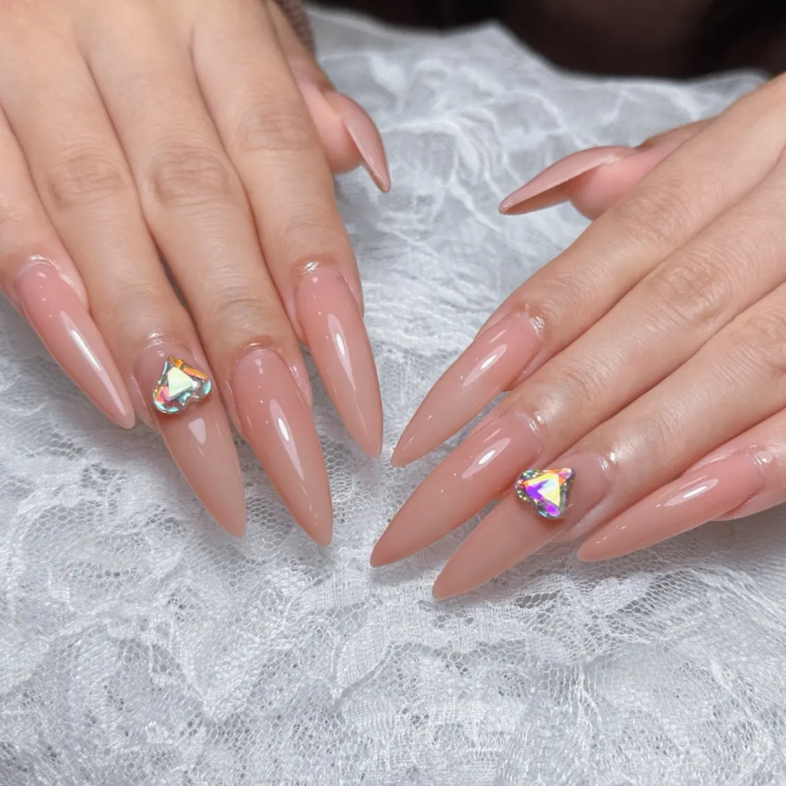 ネイル アートネイル オーロラネイル フラッシュネイル ガーリー キラキラネイル ハンドネイル Una NAILMANAMIのネイルデザイン