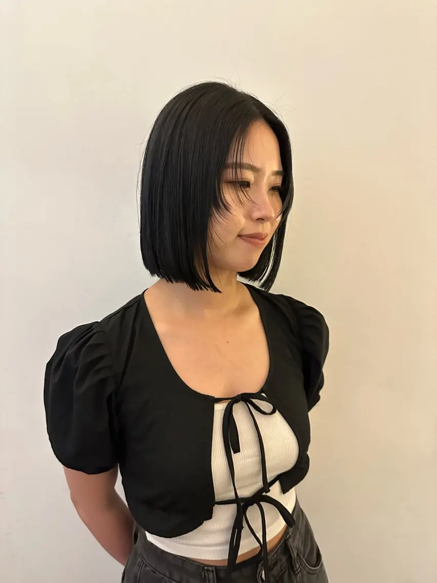 ショート カラー 黒髪 ブロンド ハイライト🌟/ ボブ/豊田のヘアスタイル