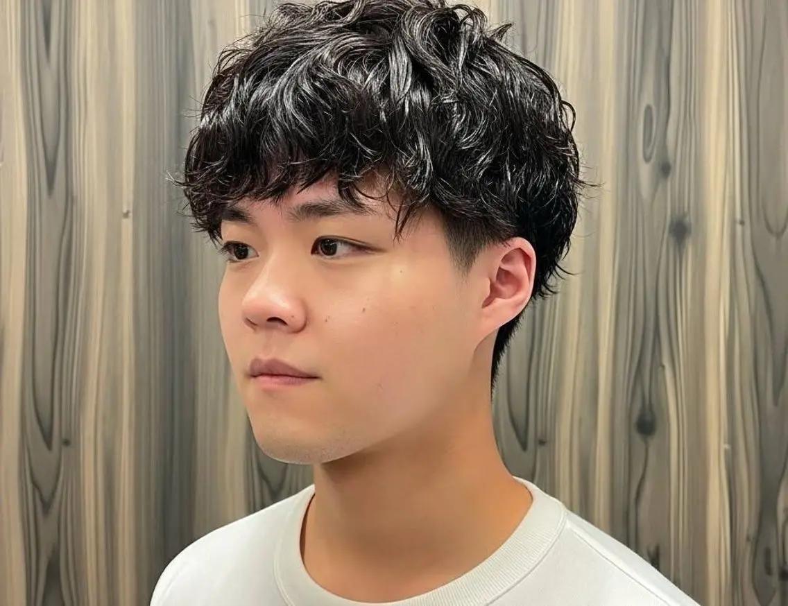メンズカット+シャドウ/フェザーパーマ⚡️自然な動きと立体感をプラス✨トレンド感のあるヘアスタイルに仕上げますの写真