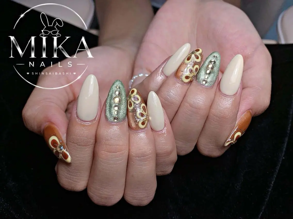 ネイル アートネイル チークネイル ドット フットネイル フレンチネイル ハンドネイル Mika Nails 心斎橋のネイルデザイン