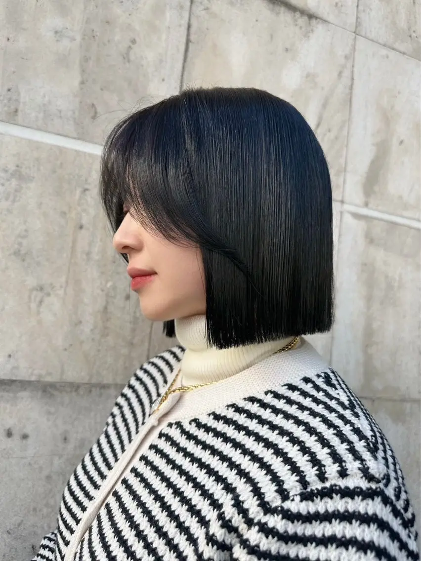 ミディアム 艶カラー🦖 🤍SARAのヘアスタイル