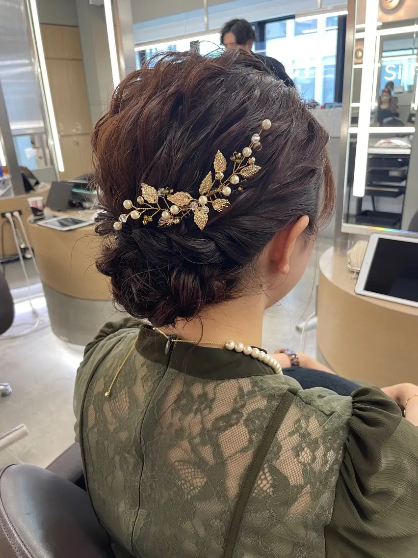 ミディアム ヘアアレンジ くせ毛 ヘアセット 髪質改善\艶髪カラー 💐園田さやかのヘアスタイル