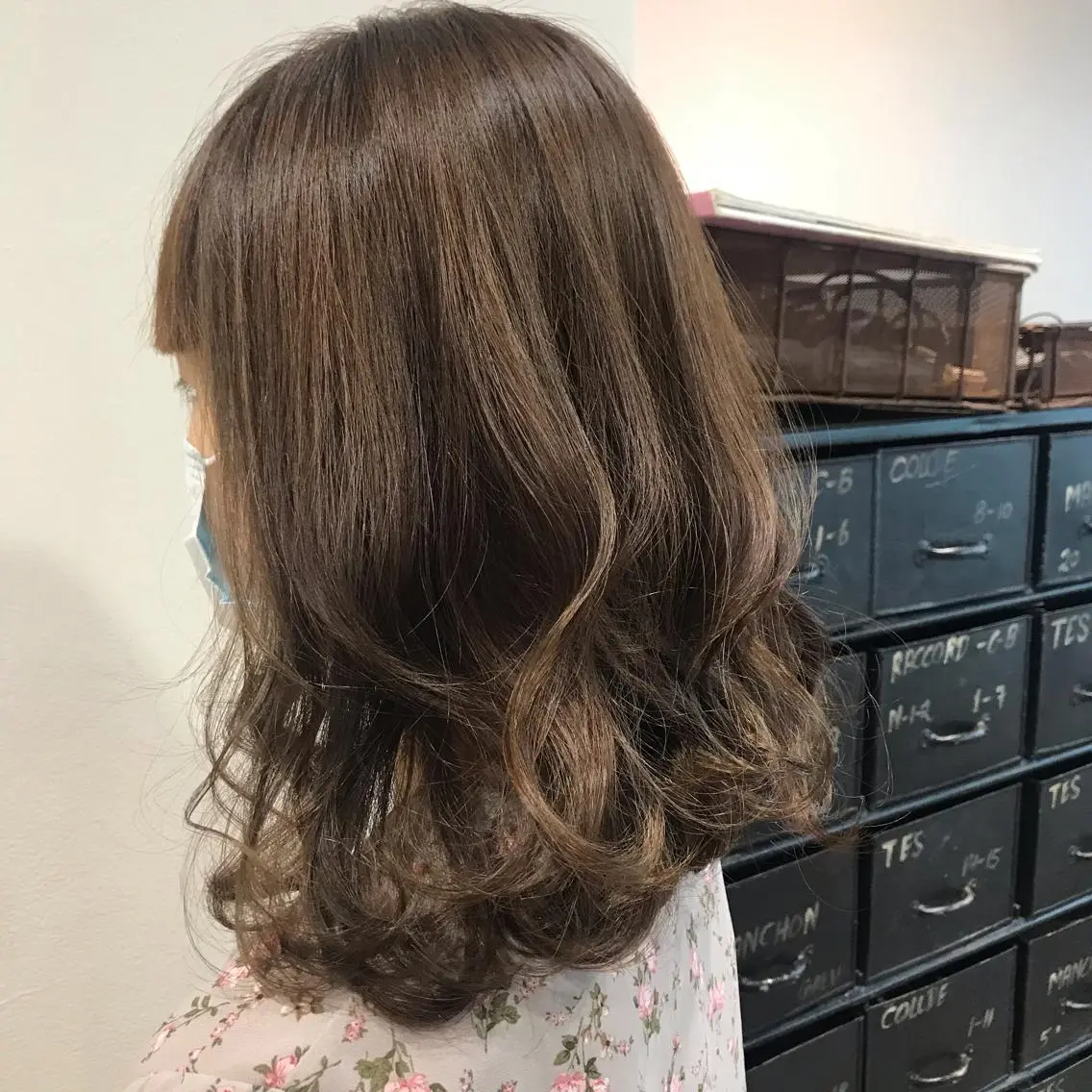 ミディアム KAREN🕊️ 大宮美容室のヘアスタイル