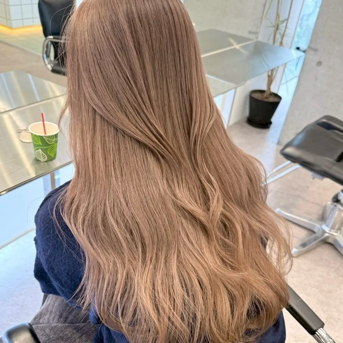 ロング カラー ブリーチ 透明感カラー ヘアカラー ヘーゼルベージュ 🩰🤎miharuのヘアスタイル