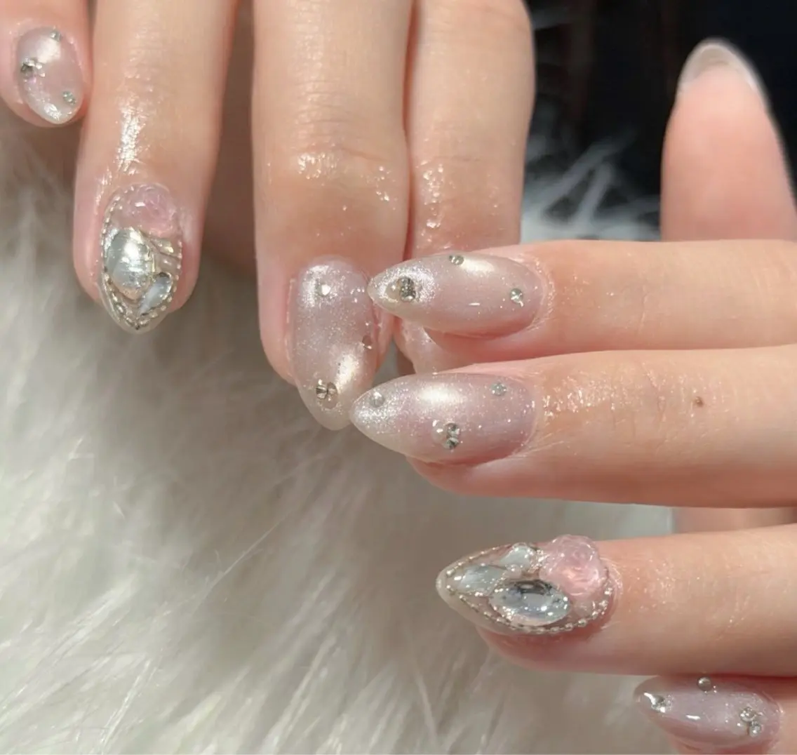 ネイル ハンドネイル LAVISH sakiのネイルデザイン