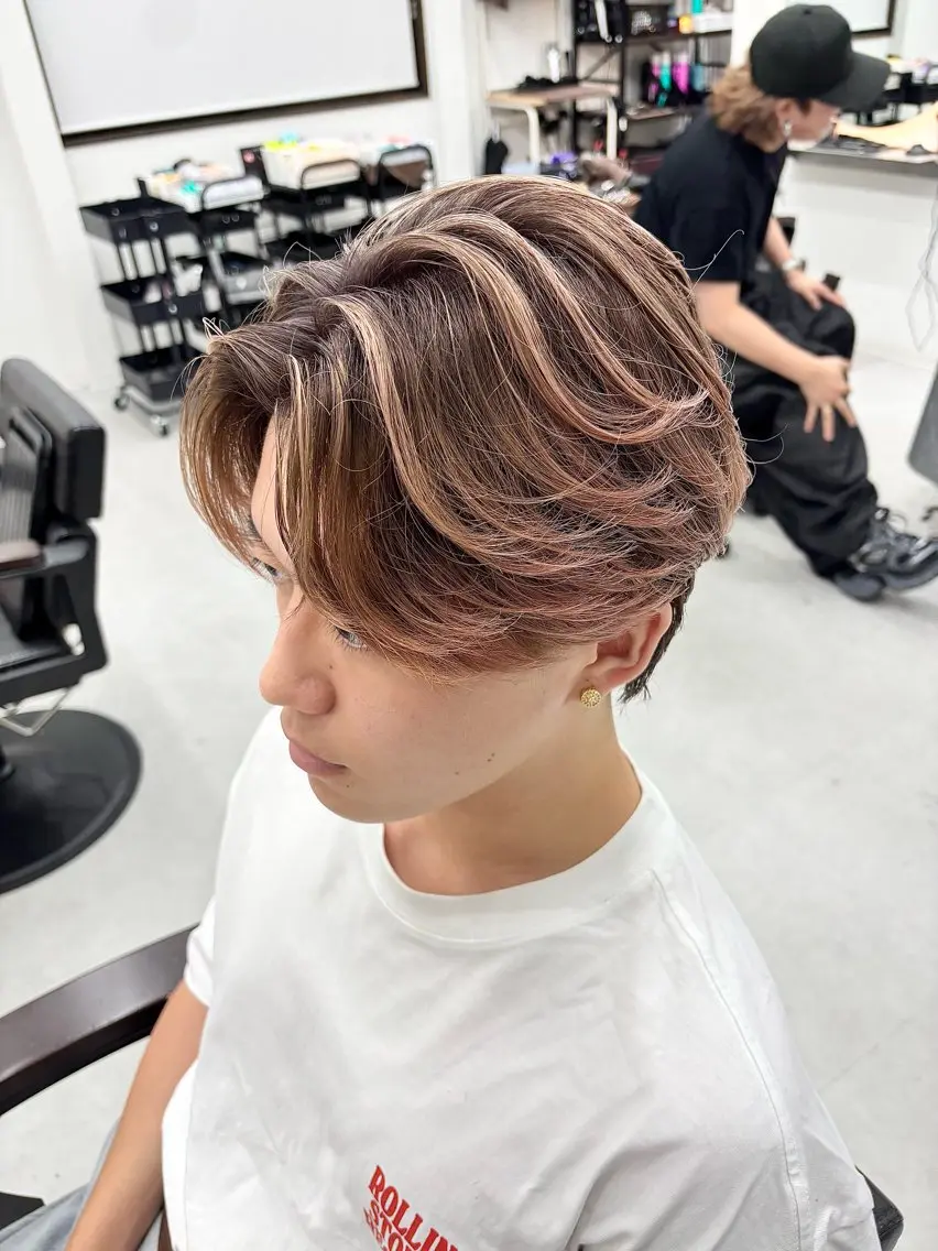 カラー メンズ センターパート 透明感カラー カット ヘアカラー KanedaRio パーマ/フェードのヘアスタイル