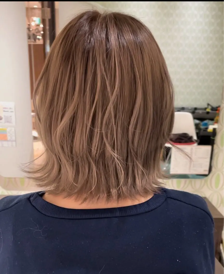 カラー ベージュカラー ブリーチ ミルクティーベージュ 小野 羅々のヘアスタイル