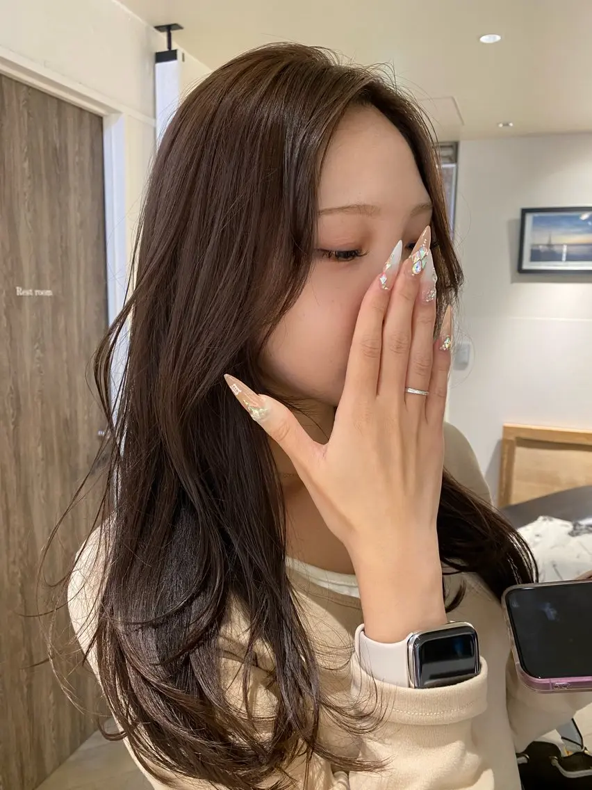 ロング カラー カット ヘアカラー ナチュラルヘア🫧 ナナミのヘアスタイル