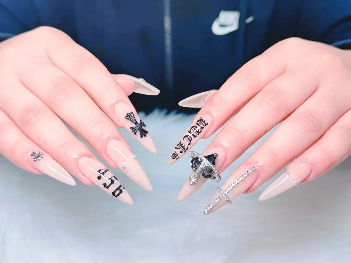 ネイル ジェルネイル 韓国ネイル ロングネイル 持ち込み ワンホンネイル ハンドネイル GOHOUBI Nail 心斎橋店のネイルデザイン