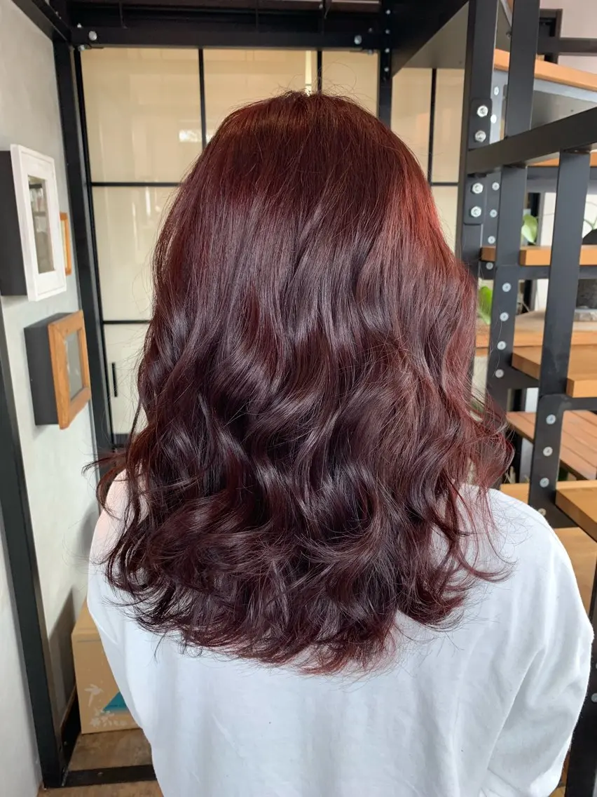 セミロング カラー ピンクカラー 岡田 七海のヘアスタイル