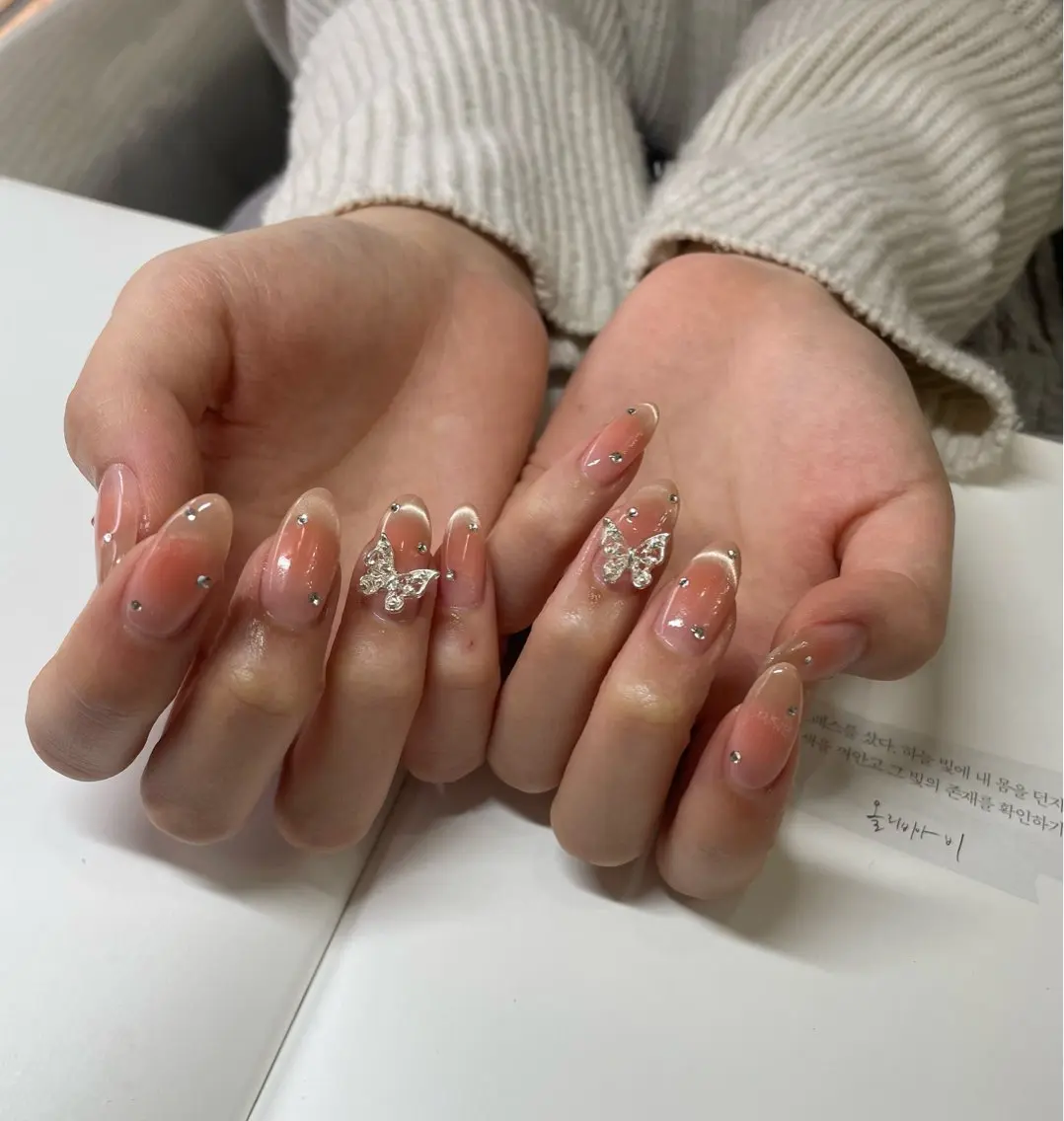 ネイル ハンドネイル ネイルズシャトン🪡 ネイリスト齊藤のネイルデザイン