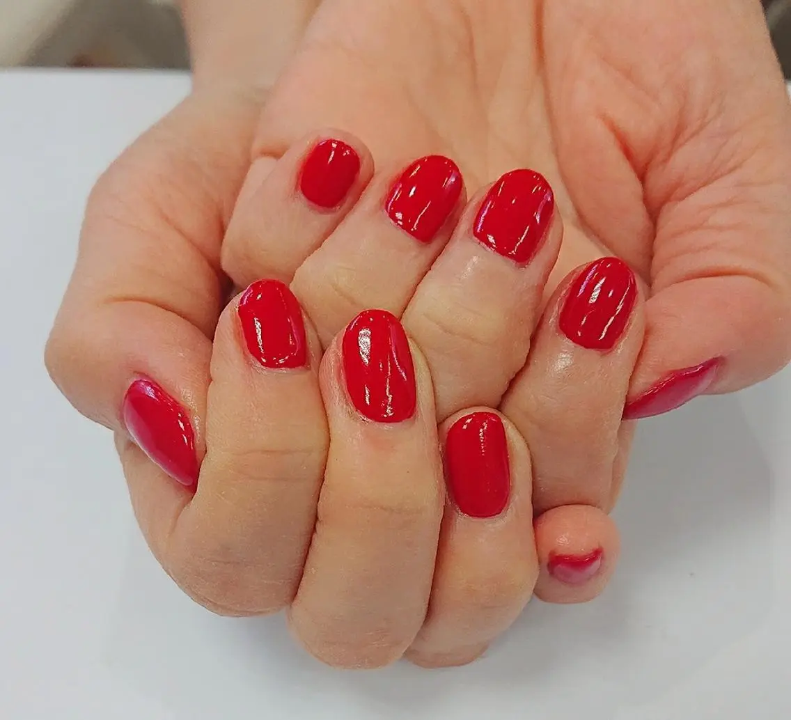 ネイル 赤色 🍒当日もOK🍒 𝑳𝑼𝑵𝑨花井のネイルデザイン