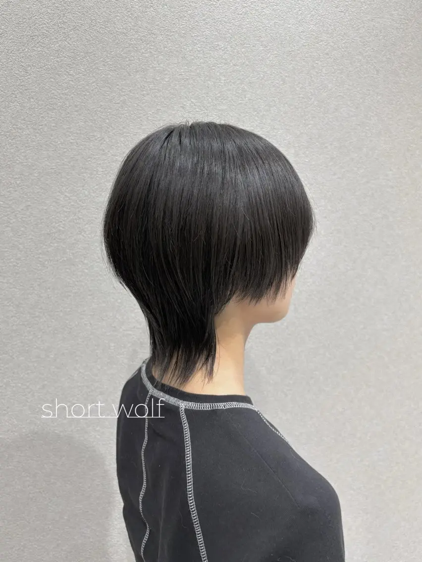 ショート ショートヘア 外ハネヘア ウルフカット レイヤーカット/ ヘアカラー/RENAのヘアスタイル