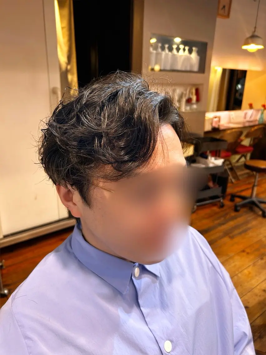 ショート パーマ メンズ アップバング メンズパーマ ニュアンスパーマ モ リのヘアスタイル