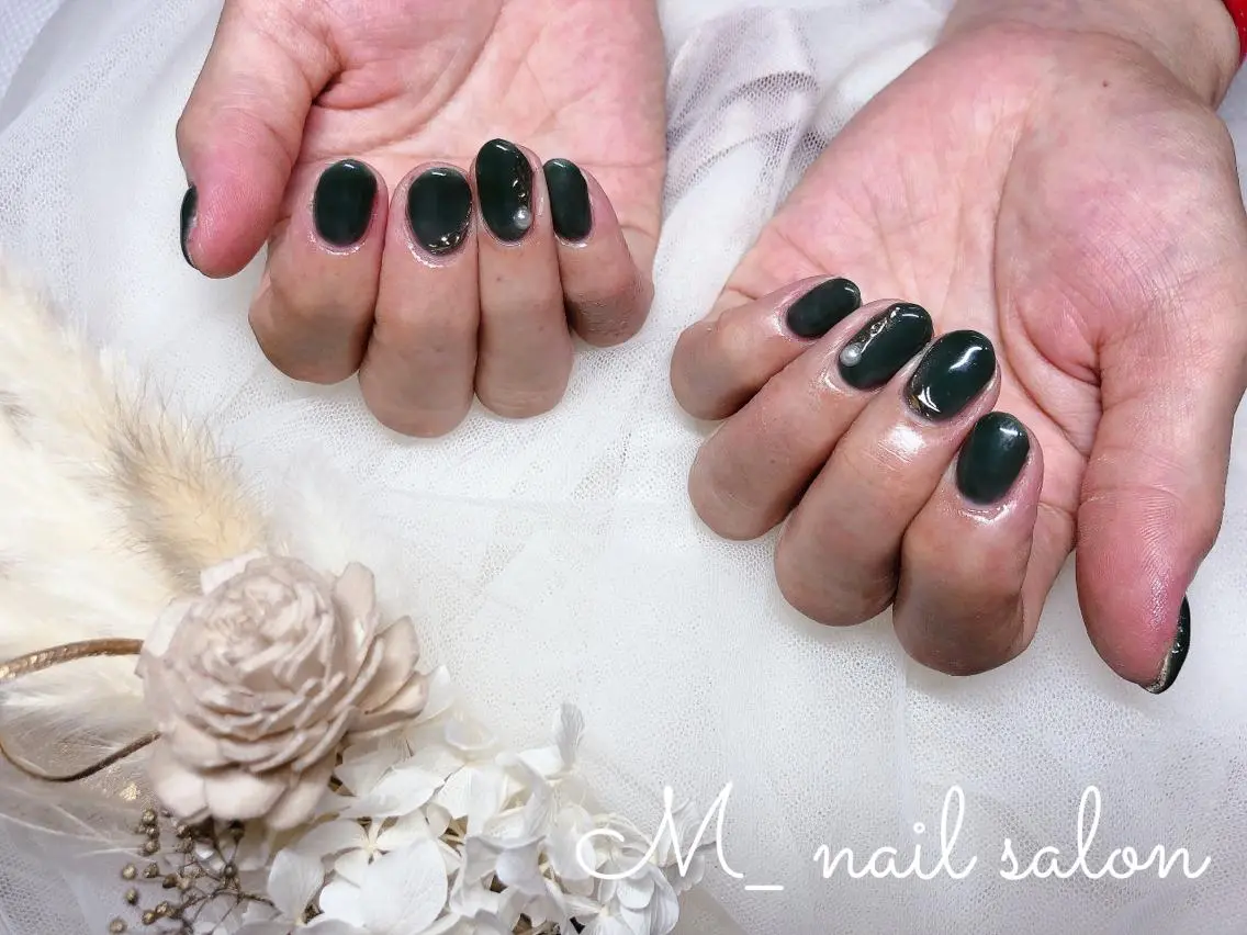 ネイル シンプルネイル M_ nail salonのネイルデザイン