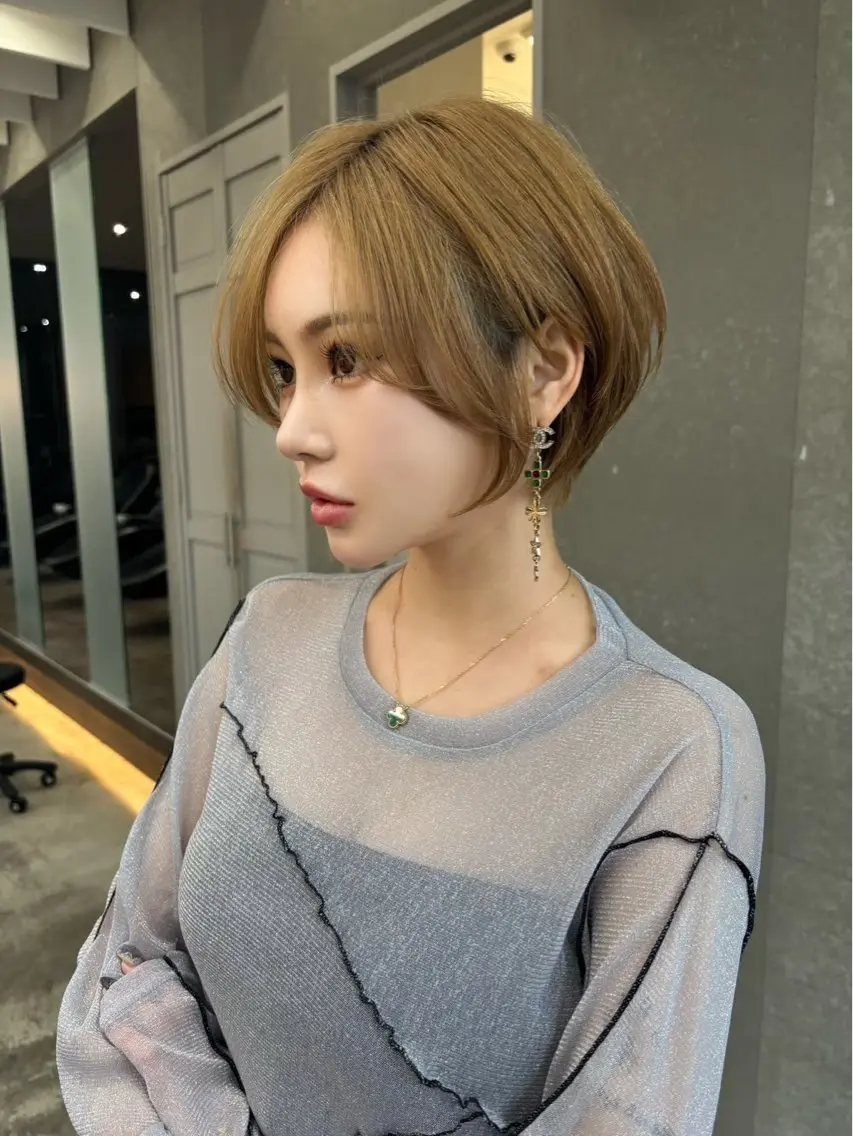 カット✂️➕ブリーチ無しダブルカラー🪞➕クイックトリートメント⭐️の写真