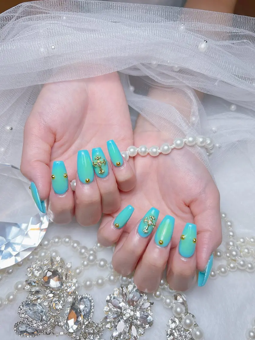 ネイル アートネイル オーロラネイル チークネイル 長さ出し フットネイル Miya _nailのネイルデザイン