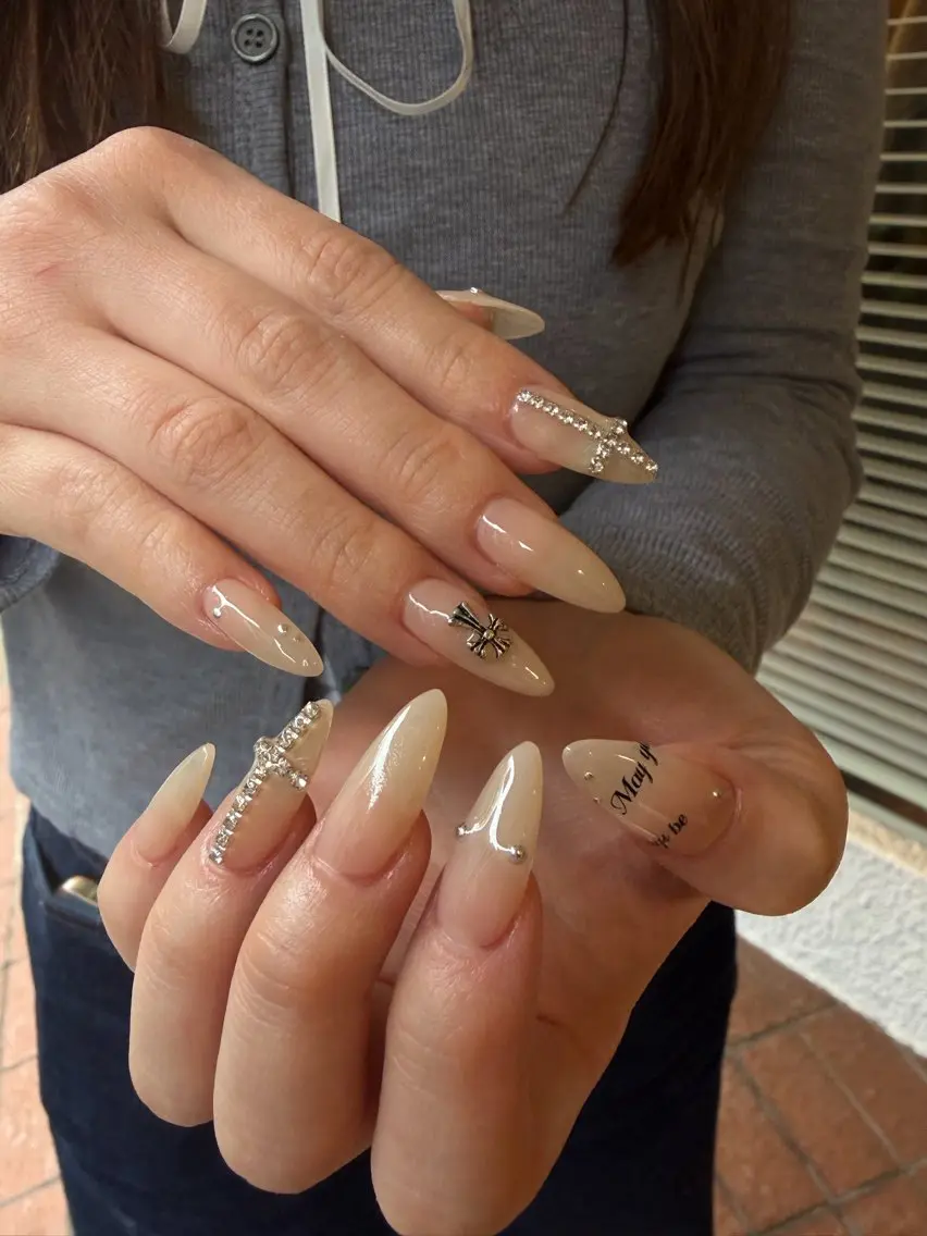 ネイル シルバー シンプルネイル フットネイル ballie／小野原 なつみのネイルデザイン