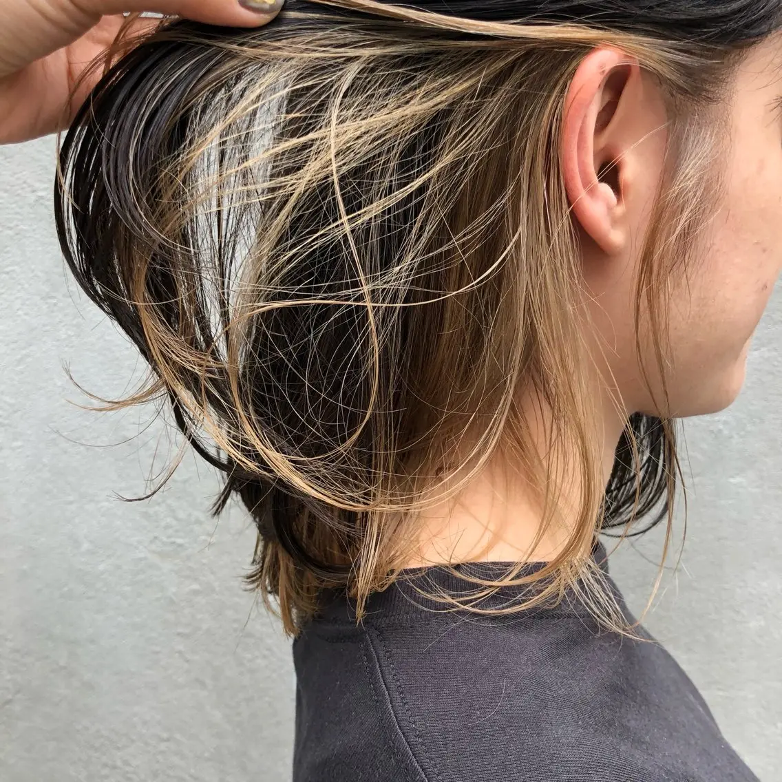ミディアム カラー イヤリングカラー 北川 真衣のヘアスタイル