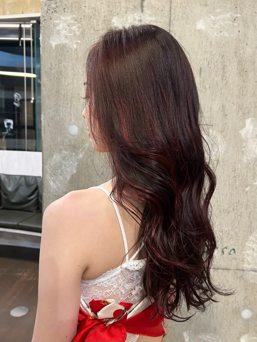 ロング カラー ハイライトカラー レッドカラー ハイライト 坂本 かやのヘアスタイル