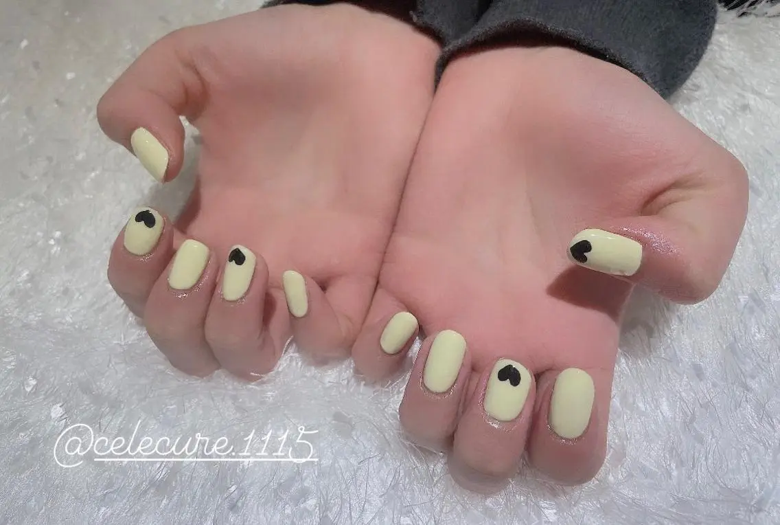 ネイル 黄色 ネイリスト Nのネイルデザイン