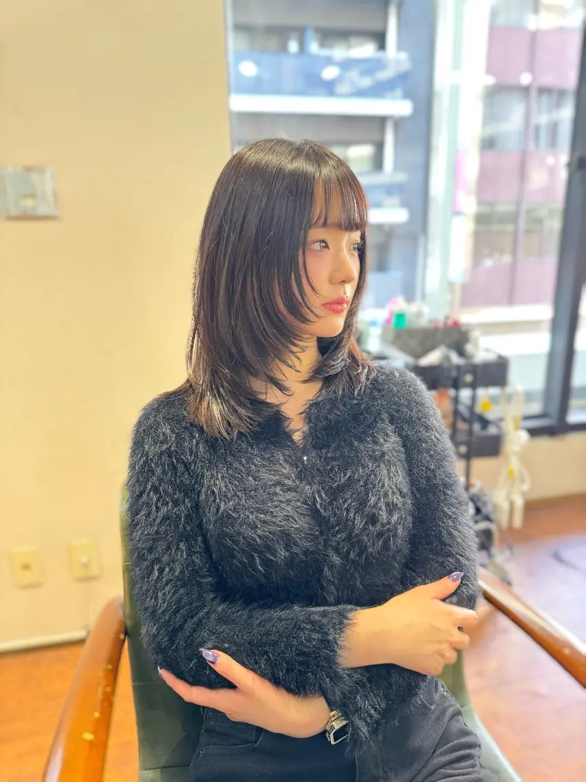 ミディアム 岩崎 あやねのヘアスタイル