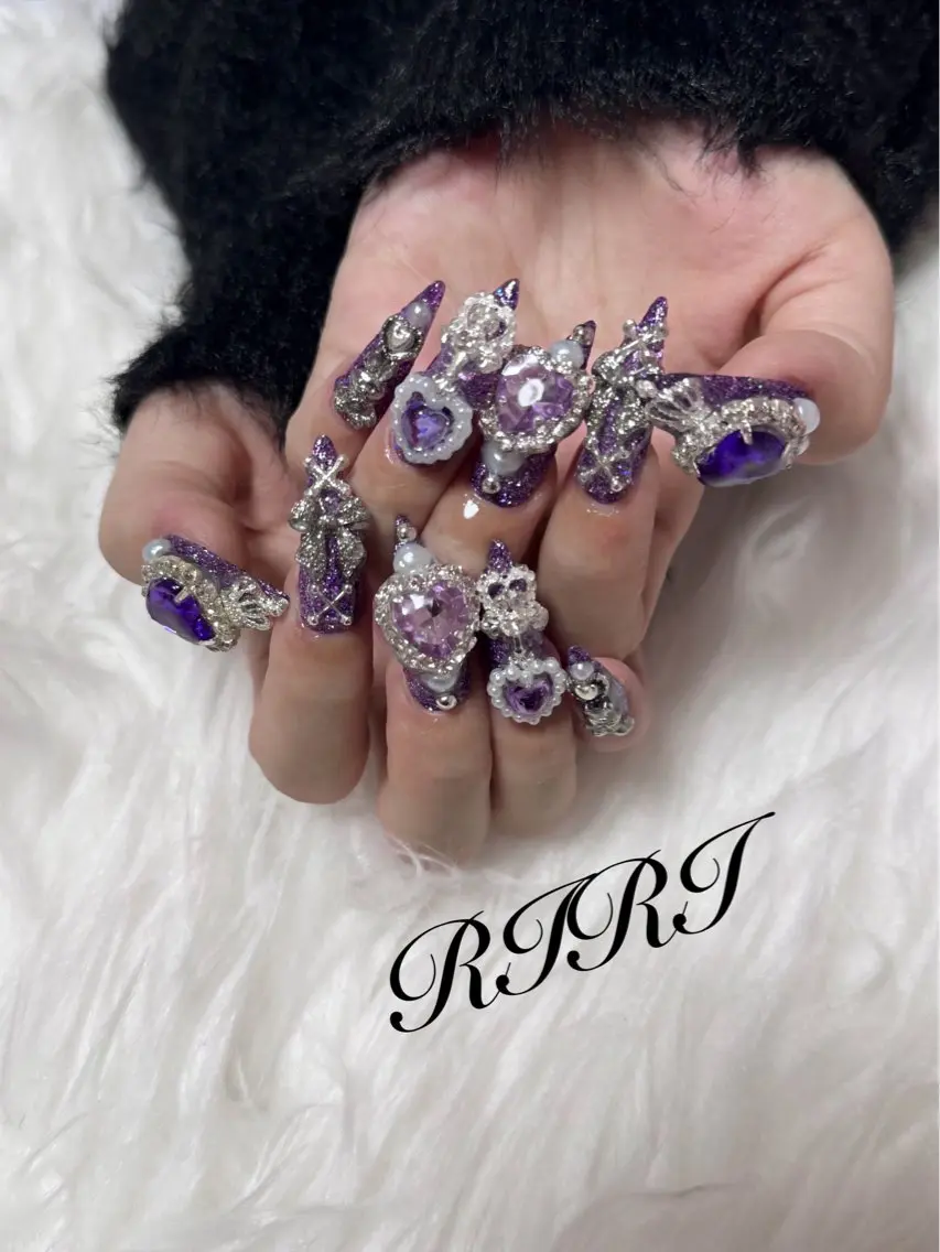 ネイル ジェルネイル ロングネイル スカルプネイル シルバー シンプルネイル ハンドネイル riri オーナーのネイルデザイン