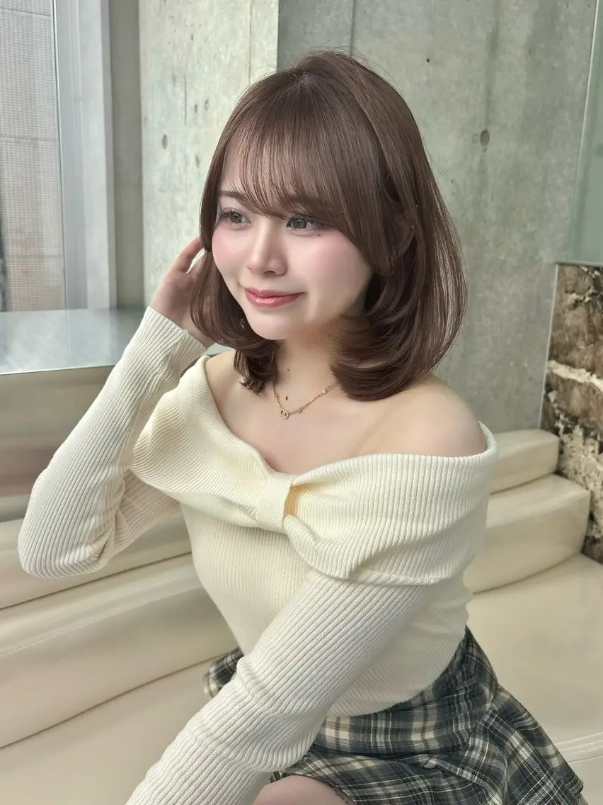 ショート カラー レイヤーカット カット ヘアカラー トリートメント ブリーチなしベージュ 🤎kotomiのヘアスタイル