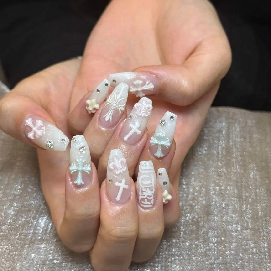 ネイル チークネイル フレンチネイル ジェルネイル ガラスフレンチ 韓国ネイル ハンドネイル ハンドケア Anh Nail 歌舞伎町のネイルデザイン