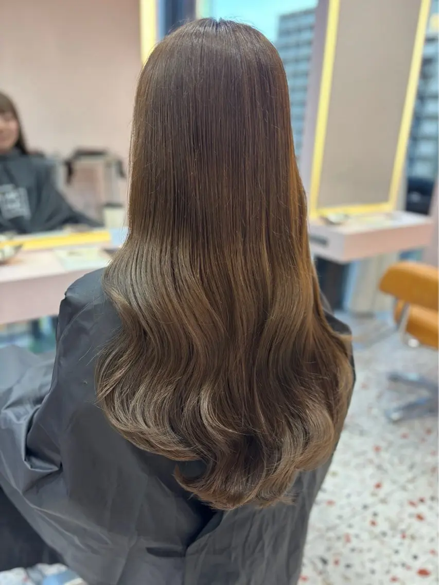 ロング カラー ベージュカラー 黒髪 ブリーチ ブルーカラー ブルーブラック ヘアカラー トリートメント 透明感カラー/渋谷/ KEITOのヘアスタイル