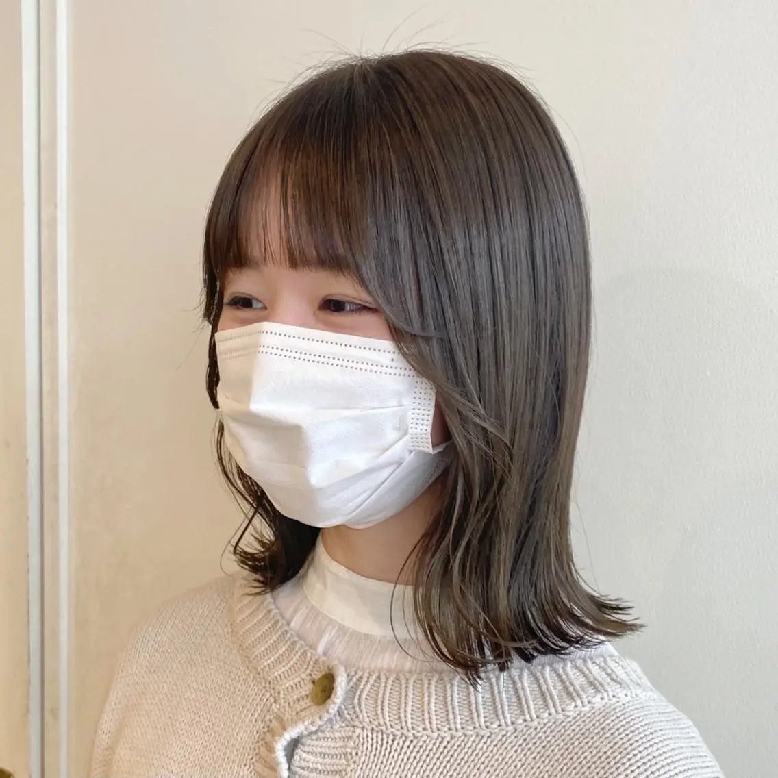 ミディアム カラー くびれヘア 顔周りカット 韓国風ヘア サイドバング カット ヘアカラー RIKA韓国ヘア/く びれヘア/上品カラーのヘアスタイル