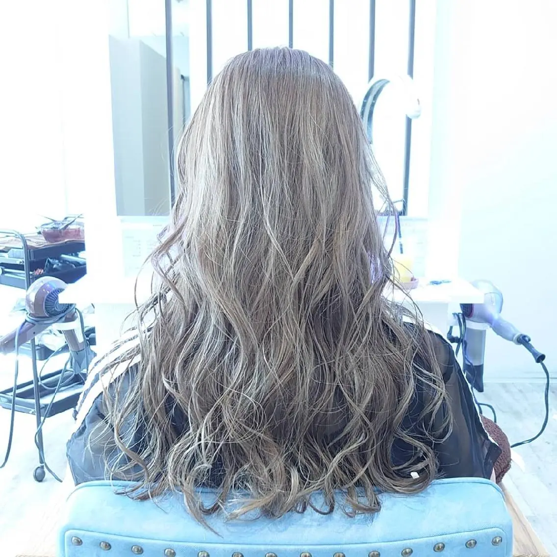 カラー ヘアアレンジ ロング ヘアカラー トリートメント 小林 伸行のヘアスタイル