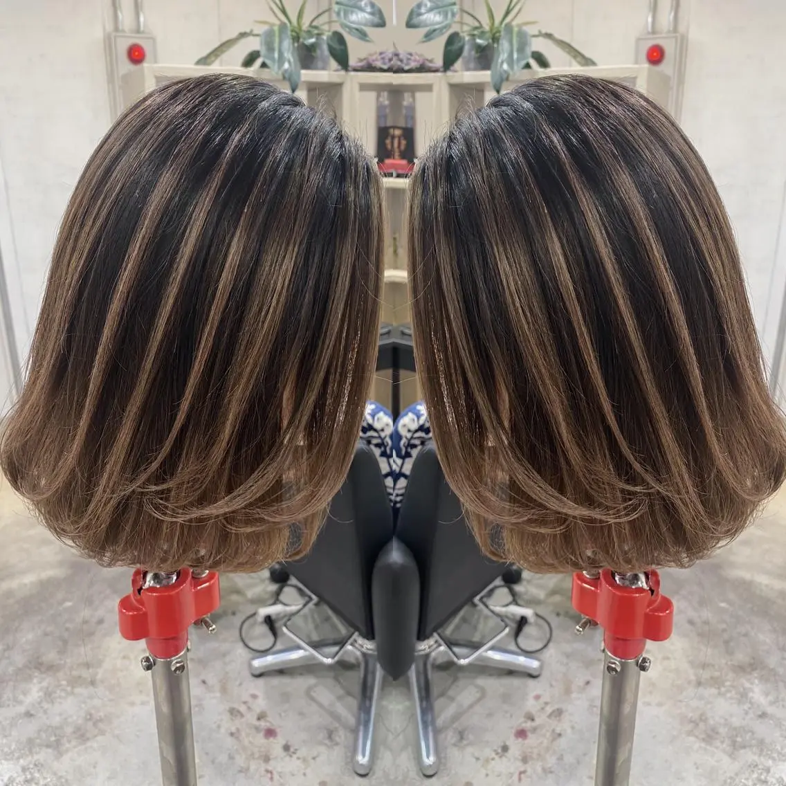 ミディアム カラー ヘアアレンジ バレイヤージュ レイヤーカット ヘアカラー トリートメント 縮毛矯正 髪質改善寺坂雄飛💐のヘアスタイル