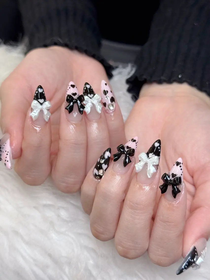 ネイル チークネイル ドット フレンチネイル グラデーション 韓国ネイル ハンドネイル Lisa Nail Salonのネイルデザイン