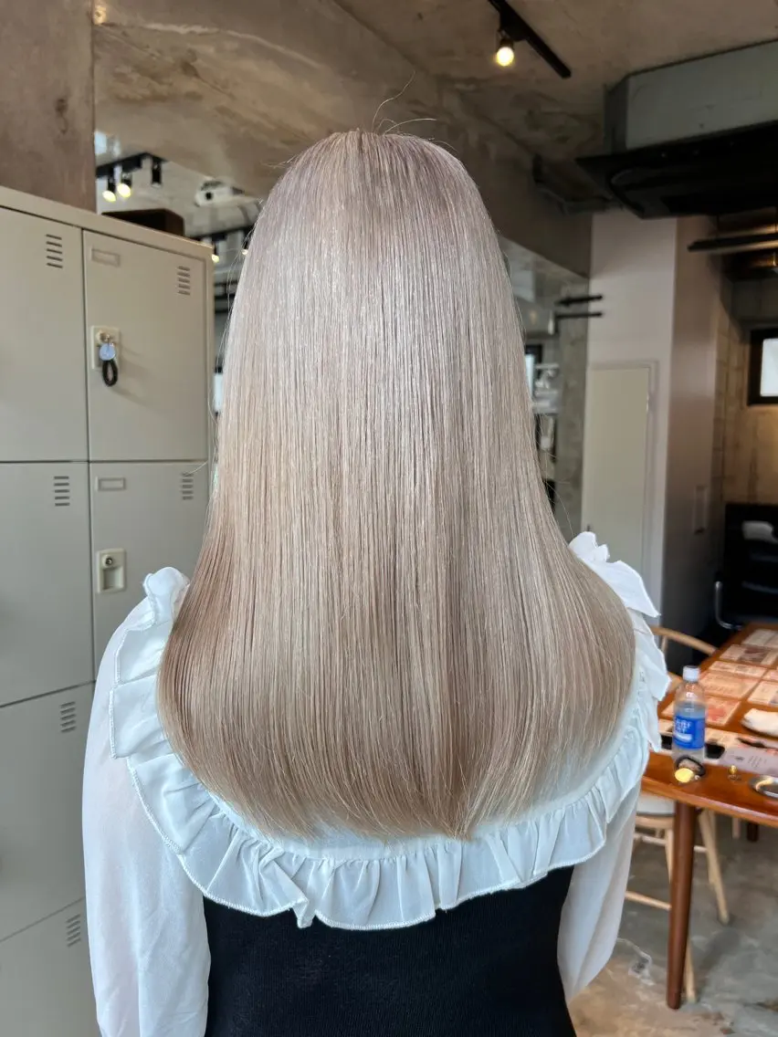 カラー ヘアカラー ウルフ/レイヤー/ ブリーチカラーのヘアスタイル