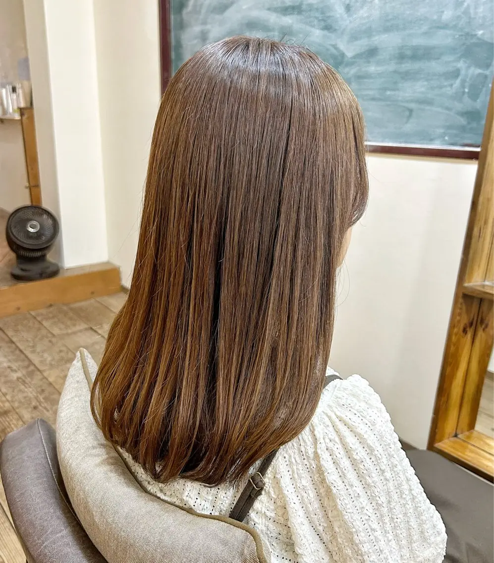 セミロング nest  のヘアスタイル
