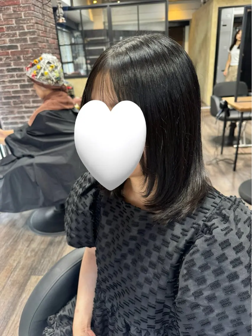 セミロング 艶カラー🎀 YUUKAのヘアスタイル
