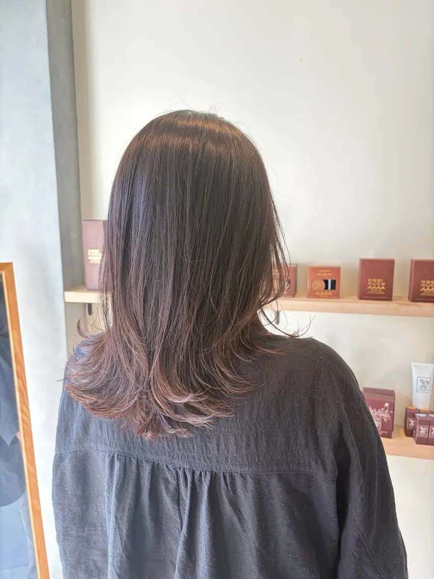 セミロング カット ヘアカラー アイナ ROCCOのヘアスタイル