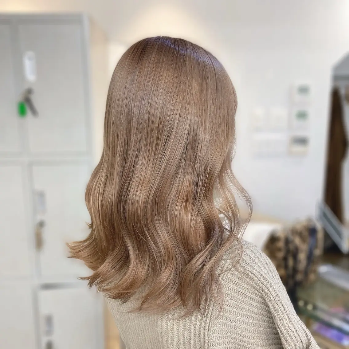 セミロング カラー ヘアアレンジ ブリーチ 暖色系/透明感 治野心のヘアスタイル