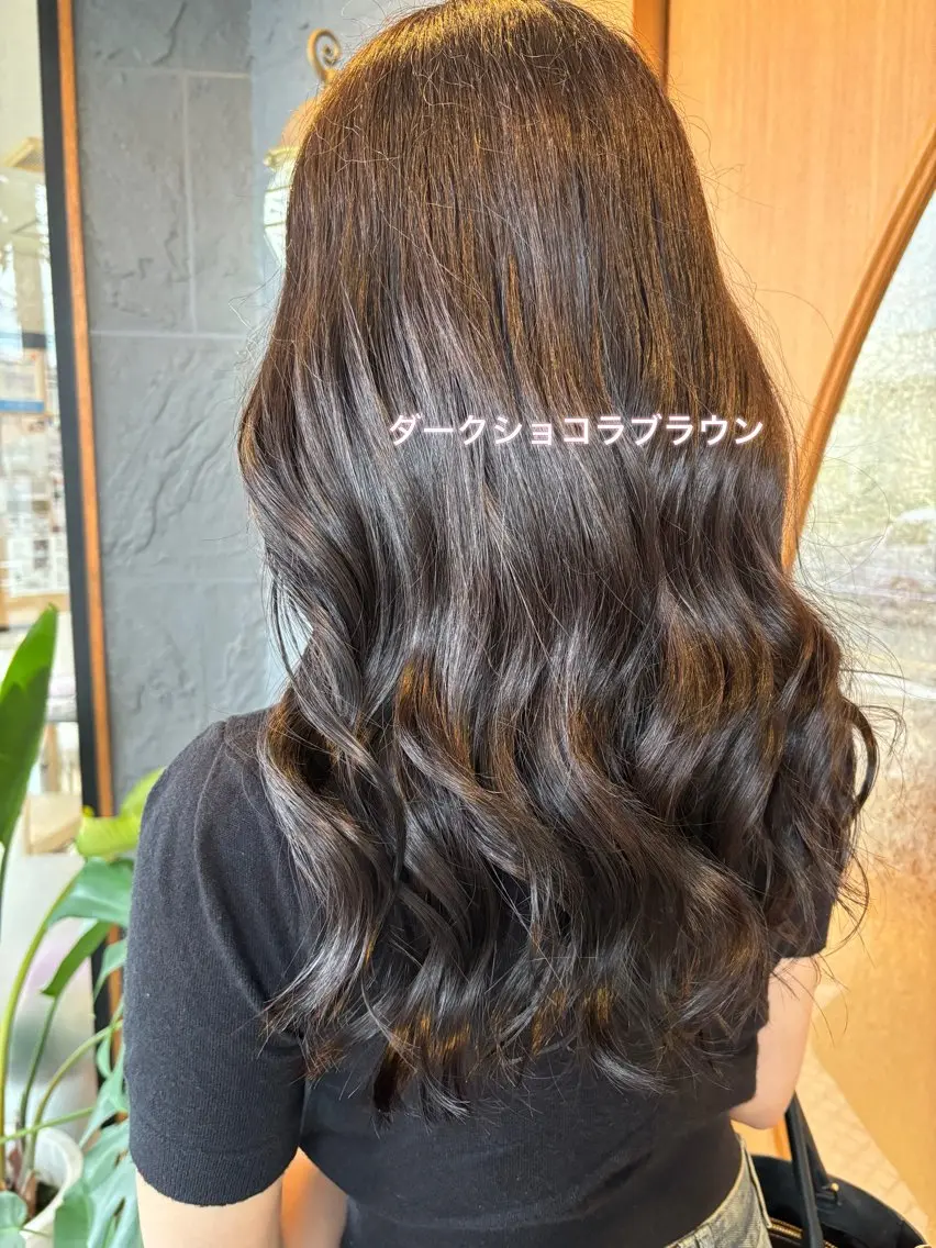 ロング カラー アッシュ ブラウンカラー ショコラブラウン カット ヘアカラー トリートメント 亀山 来未のヘアスタイル