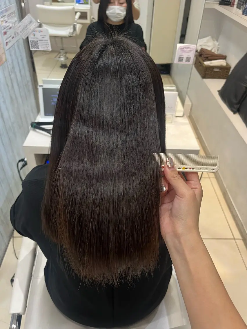 セミロング 縮毛矯正 トリートメント 【髪質改善カラー】 あむ·. ⟡ 🖤のヘアスタイル
