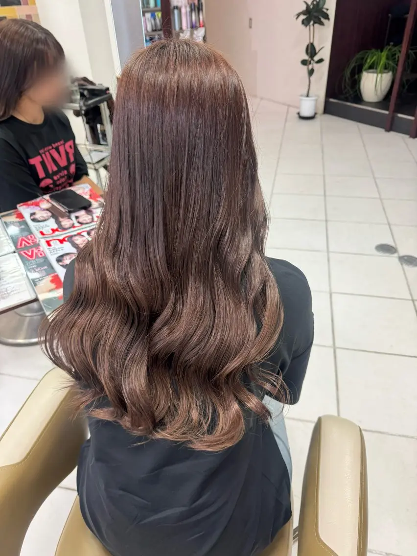 カラー ヘアカラー 田浦 瑠璃琶のヘアスタイル