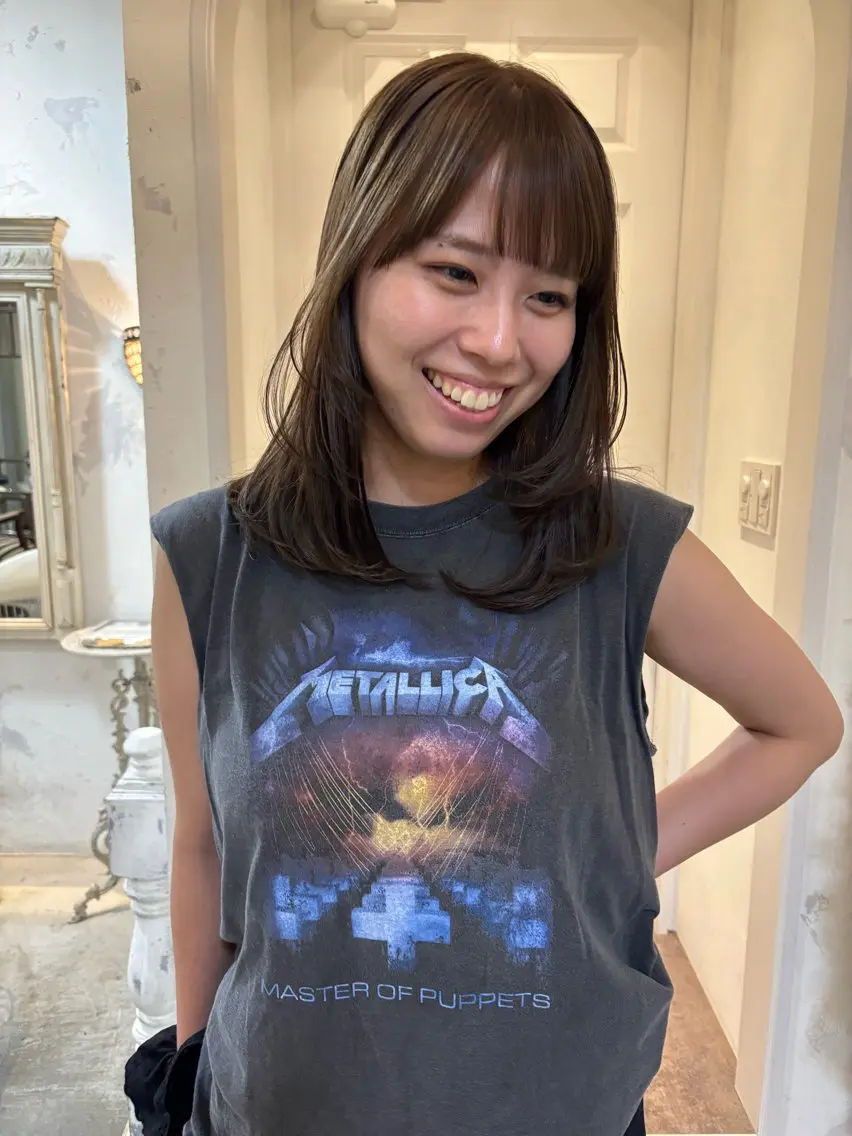 ミディアム カラー オリーブカラー TRENCH 渡辺 琴夏のヘアスタイル
