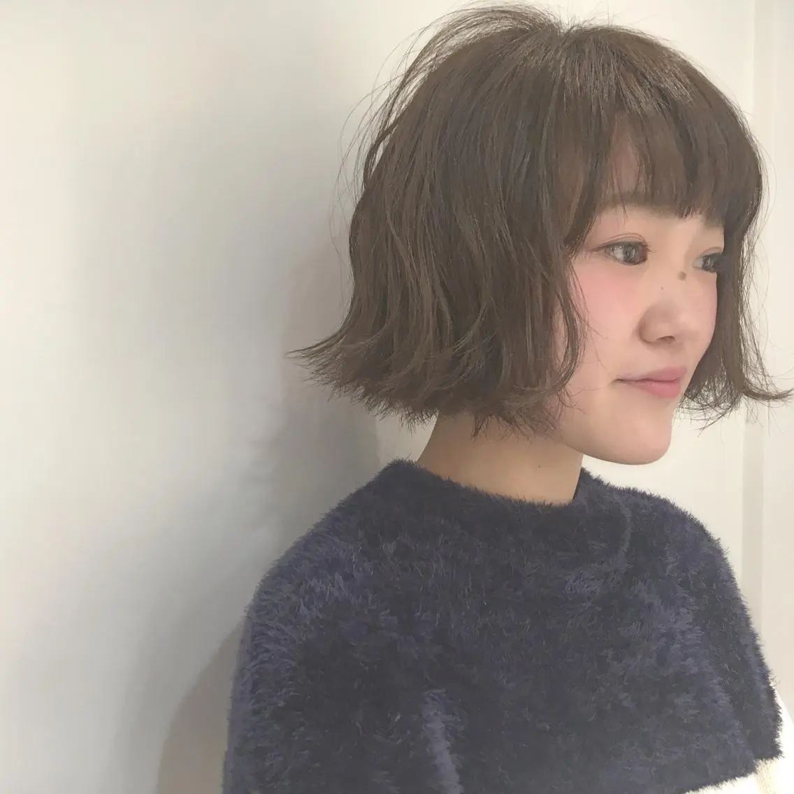 ショート ミディアム カラー 外ハネヘア 江原 彩華のヘアスタイル