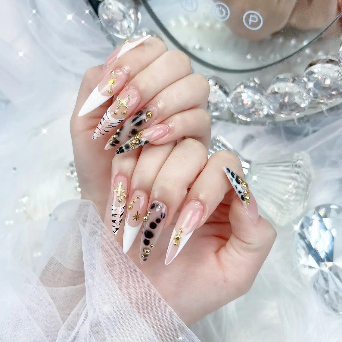 ネイル アートネイル フラッシュネイル ジェルネイル ガーリー 氷ネイル・うるうるネイル ハンドネイル Nova Nailのネイルデザイン