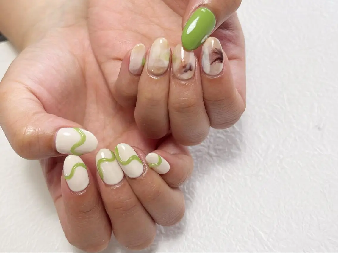 ネイル アートネイル ジェルネイル キラキラネイル 韓国ネイル ミラーネイル Y nail なんば堀江店のネイルデザイン
