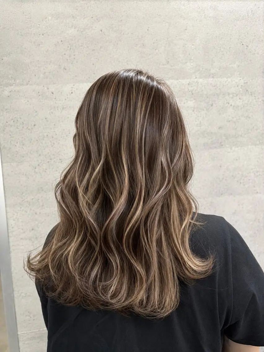セミロング ハイライト 🤍HIKARI🤍 ハイライト/レイヤーのヘアスタイル